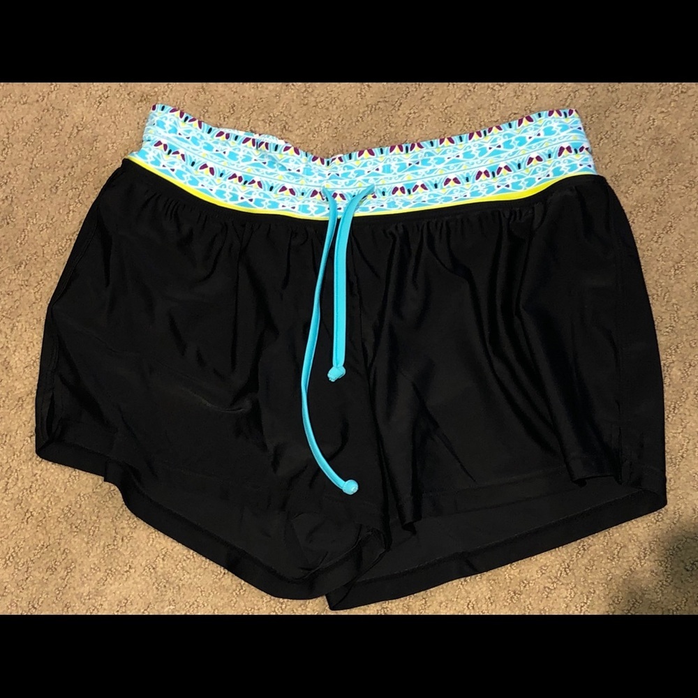 Athleta Easy Breezy Black Shorts ✨✨